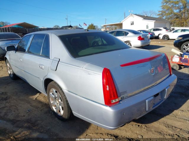 Cadillac DTS Standard Image 3