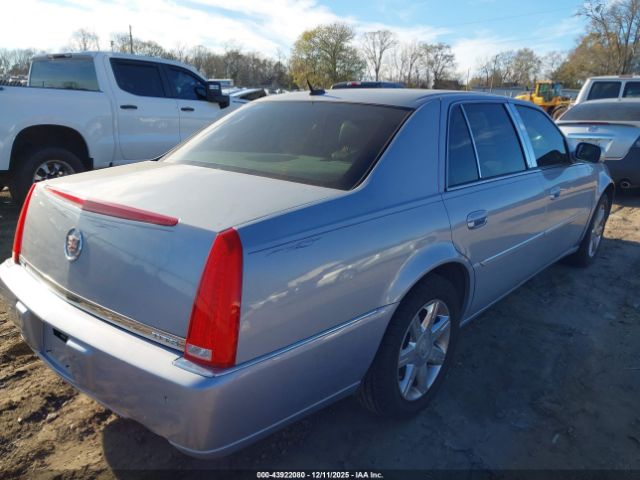Cadillac DTS Standard Image 4