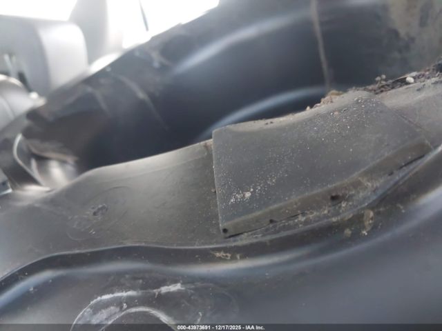 Toyota RAV4 Limited V6 Image 8