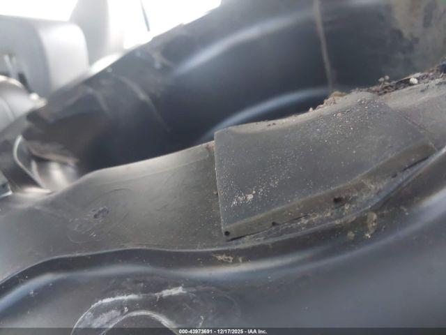 Toyota RAV4 Limited V6 Image 8