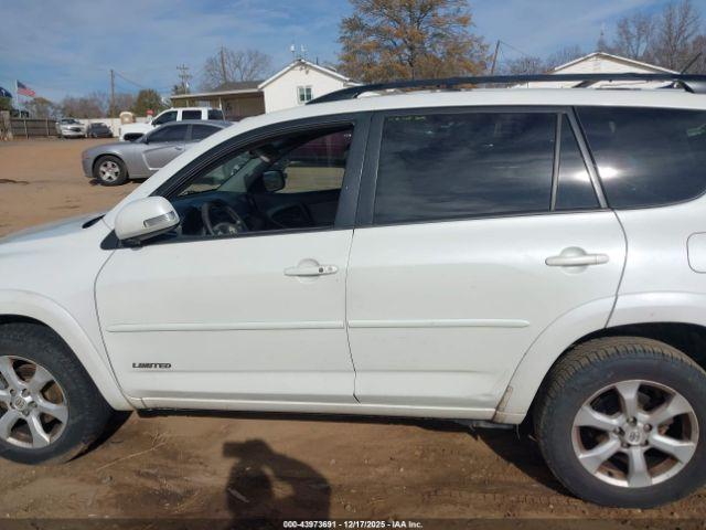 Toyota RAV4 Limited V6 Image 12