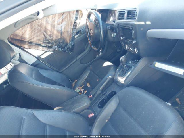 Volkswagen Jetta 1.8t Se Image 4