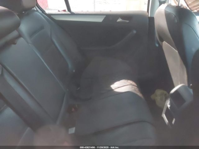 Volkswagen Jetta 1.8t Se Image 2