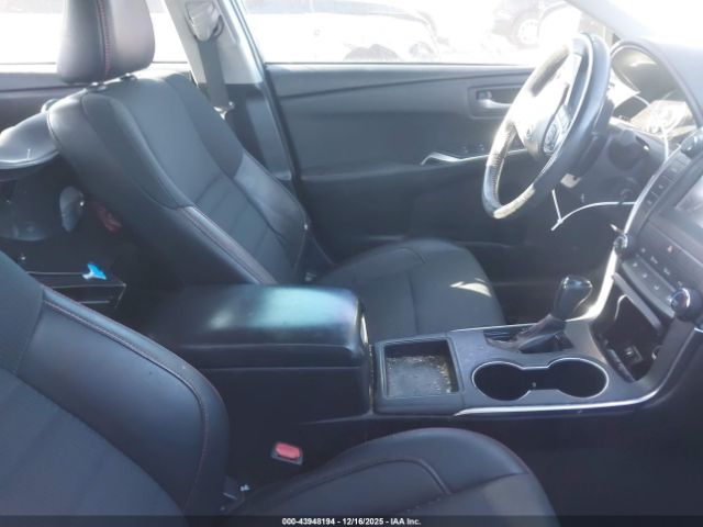 Toyota Camry Se Image 18