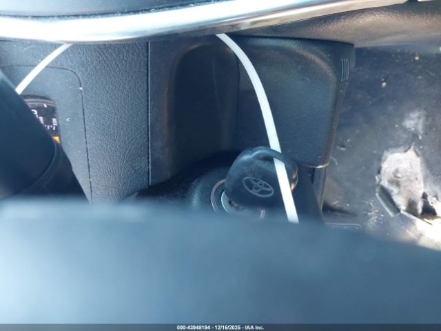 Toyota Camry Se Image 8