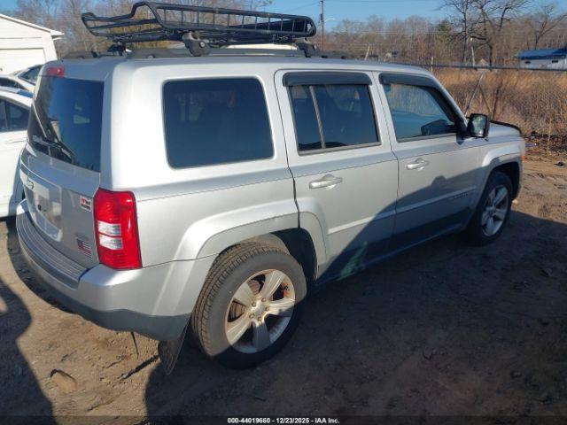 Jeep Patriot Latitude Image 4