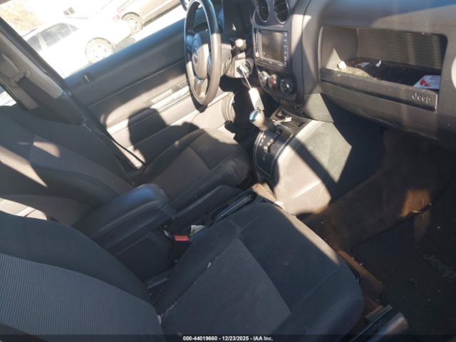 Jeep Patriot Latitude Image 3