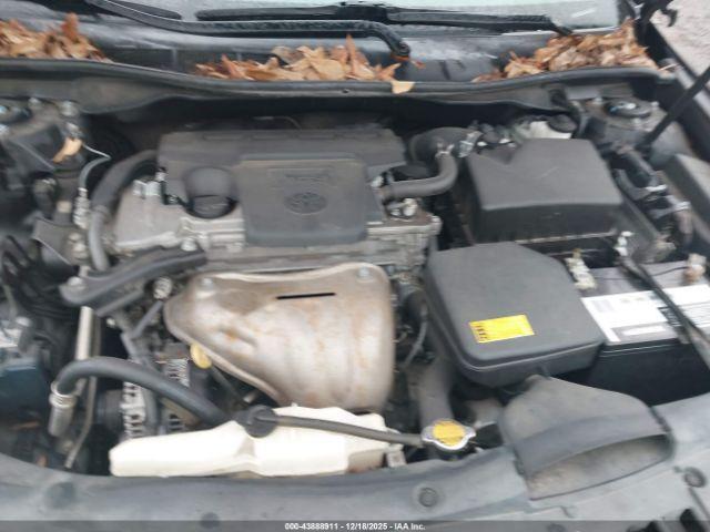 Toyota Camry Le Image 13