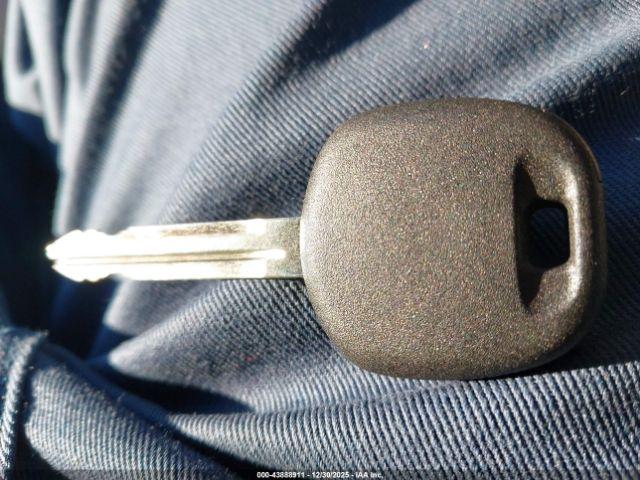 Toyota Camry Le Image 12