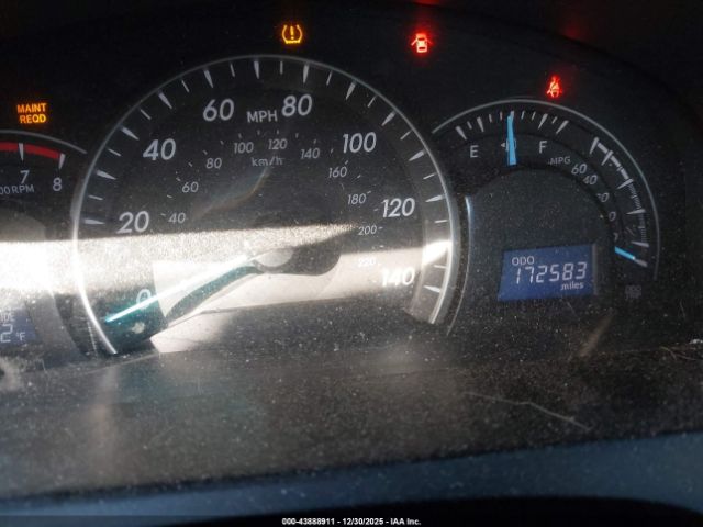 Toyota Camry Le Image 18