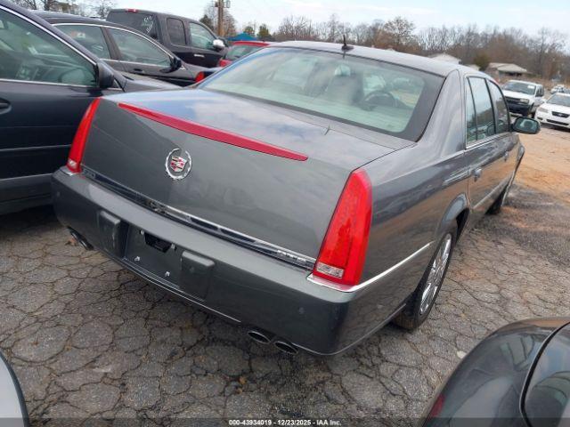 Cadillac DTS Standard Image 7
