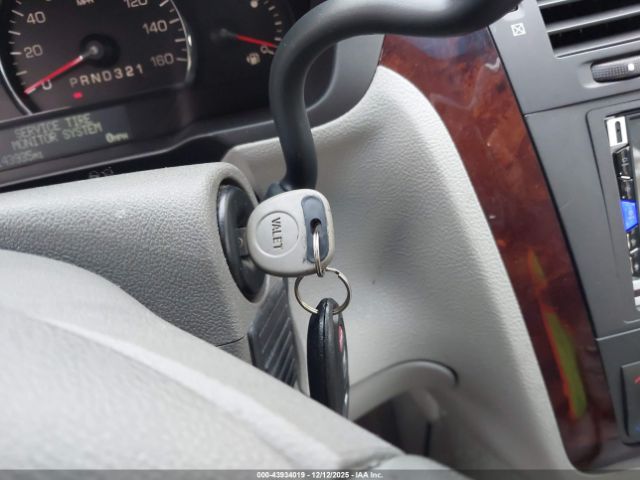 Cadillac DTS Standard Image 9