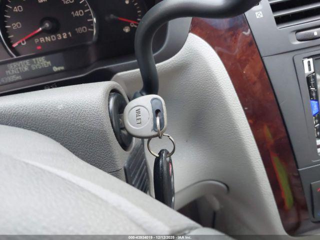 Cadillac DTS Standard Image 9