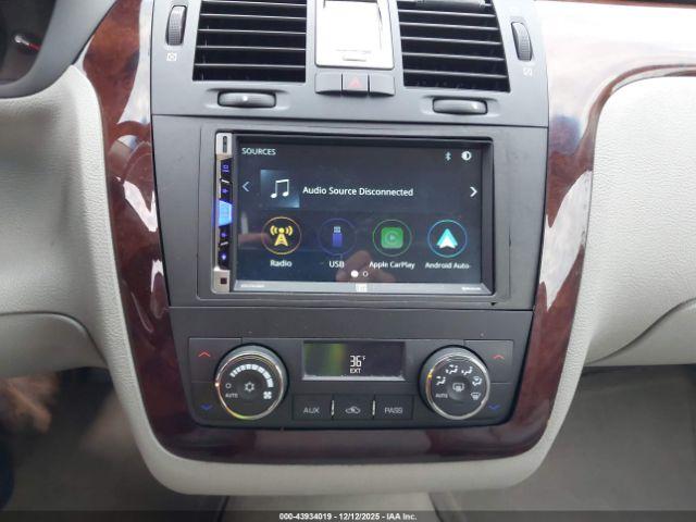 Cadillac DTS Standard Image 2