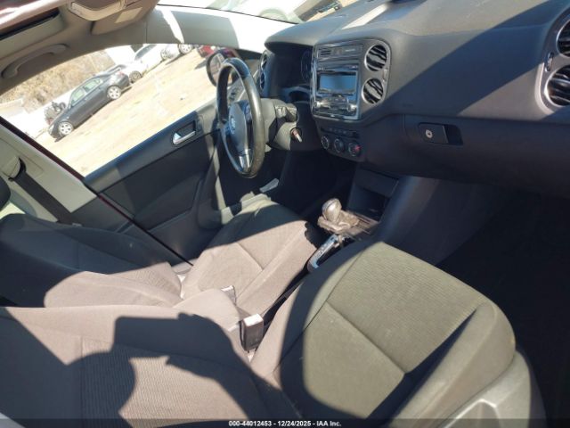 Volkswagen Tiguan S Image 6