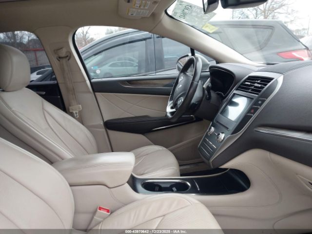 Lincoln MKC Reserve Image 2