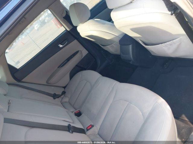 Kia Optima Lx Image 9