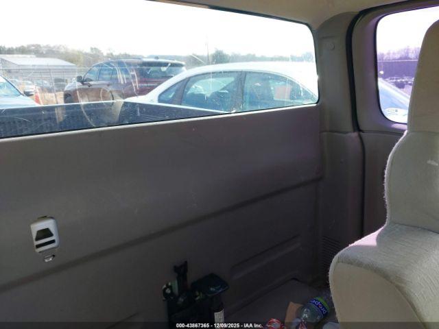 Chevrolet Colorado Work Truck Image 8