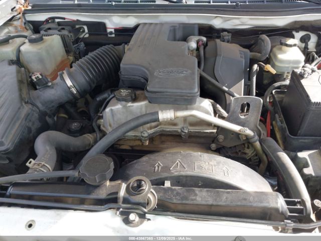 Chevrolet Colorado Work Truck Image 11