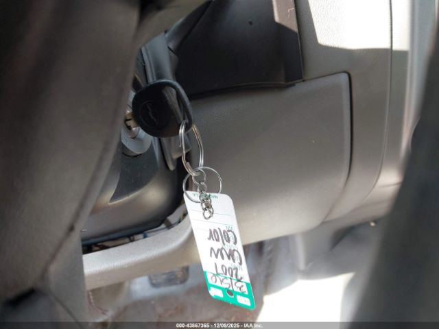 Chevrolet Colorado Work Truck Image 3