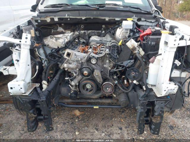 Ram 2500 Tradesman  4x2 8' Box Image 17