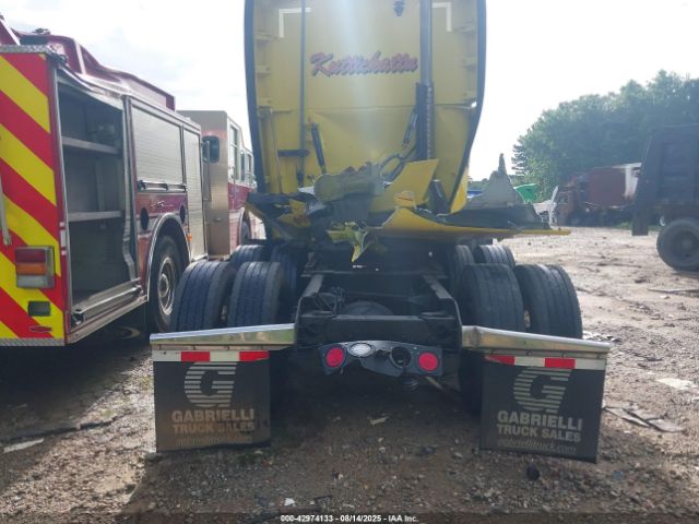 Kenworth T680 Image 15