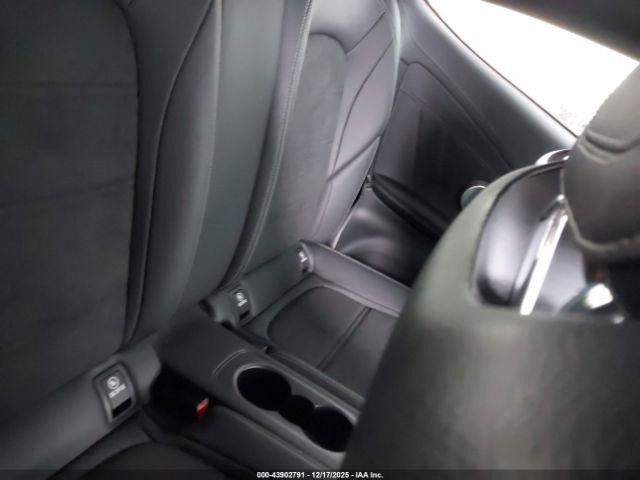 Mercedes-Benz C-Class Image 6