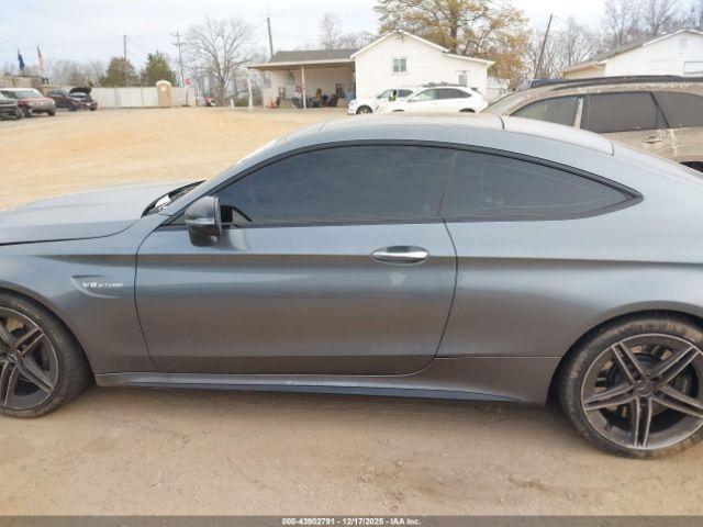 Mercedes-Benz C-Class Image 16