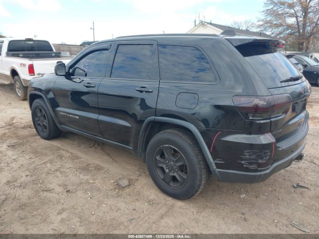 Jeep Grand Cherokee Laredo Image 9