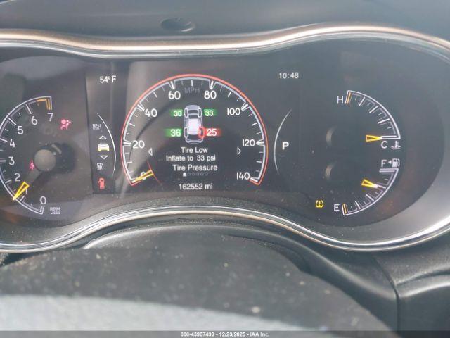 Jeep Grand Cherokee Laredo Image 12