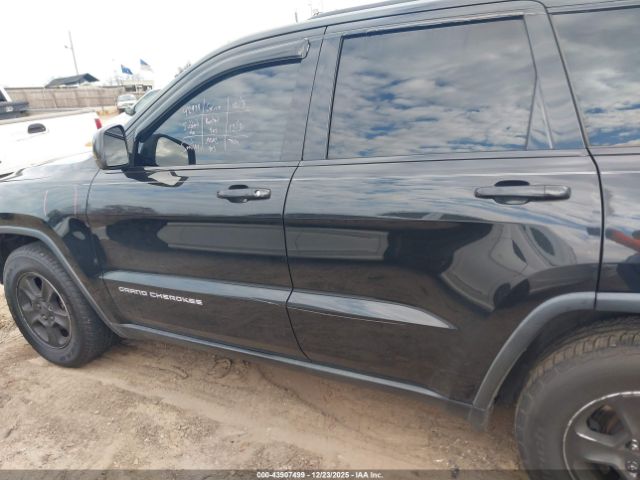 Jeep Grand Cherokee Laredo Image 13