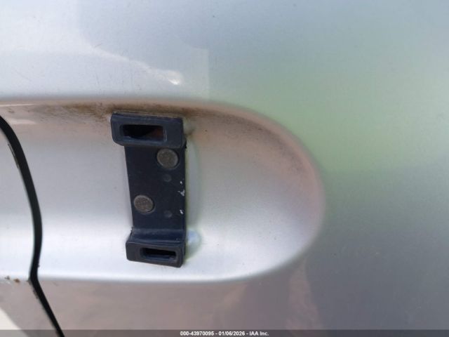 Nissan Quest Gle Image 8