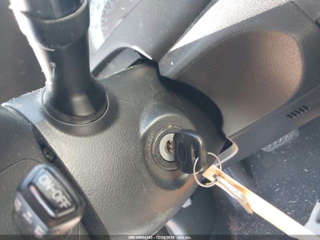 Toyota Camry Se Image 9