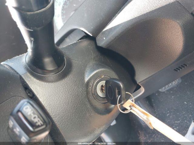 Toyota Camry Se Image 9