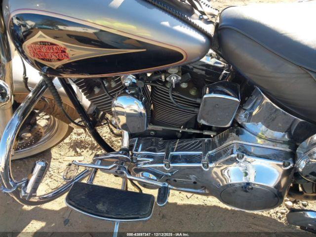 Harley-Davidson Flstc Image 4