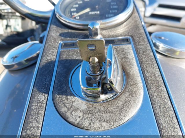 Harley-Davidson Flstc Image 9