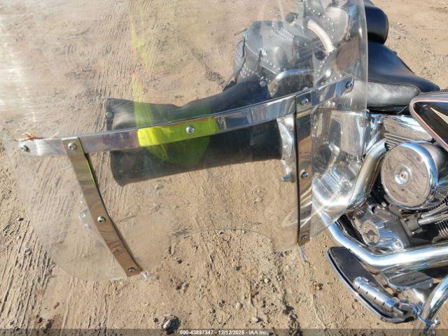 Harley-Davidson Flstc Image 3