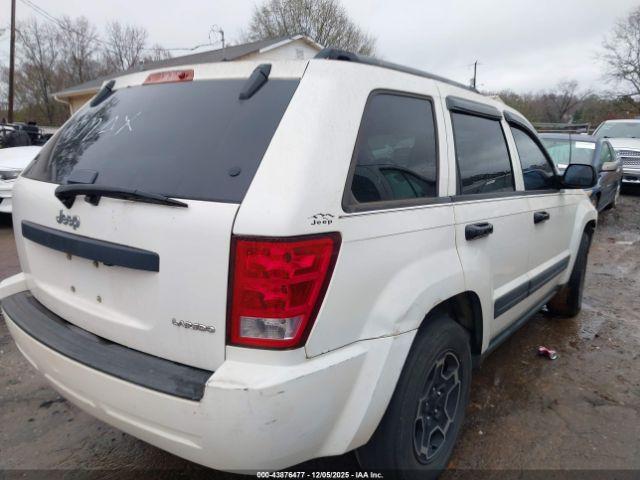 Jeep Grand Cherokee Laredo Image 3