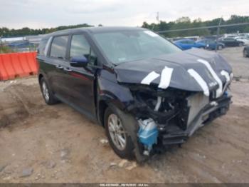  Salvage Kia Carnival