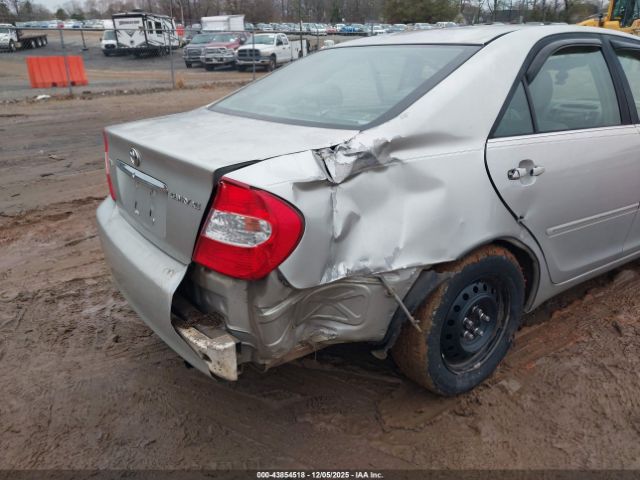 Toyota Camry Xle Image 13