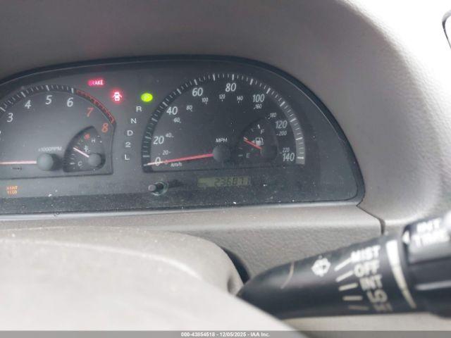 Toyota Camry Xle Image 2