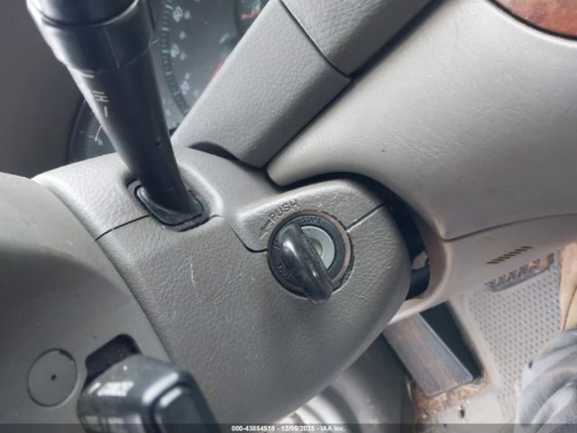 Toyota Camry Xle Image 5