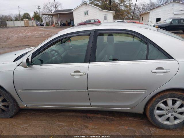 Toyota Camry Xle Image 6