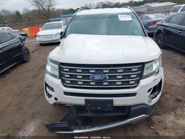 Ford Explorer Xlt Image 5