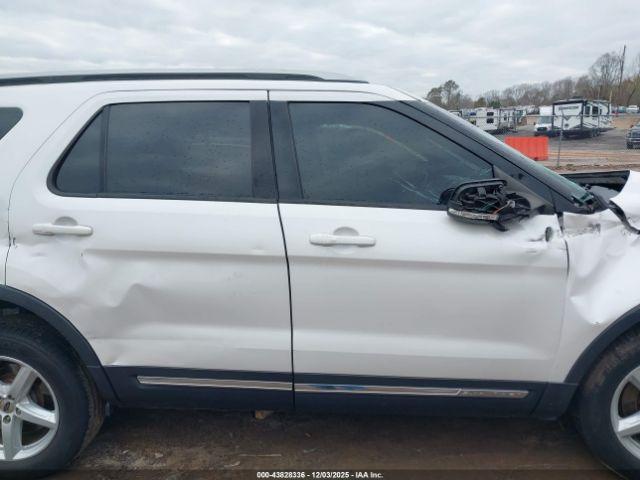 Ford Explorer Xlt Image 12