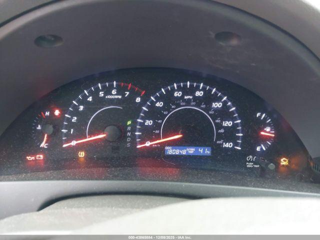 Toyota Camry Le Image 3