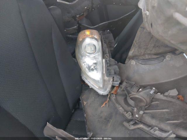 Mazda Mazda5 Sport Image 8