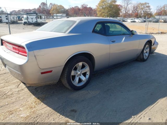 Dodge Challenger Image 2