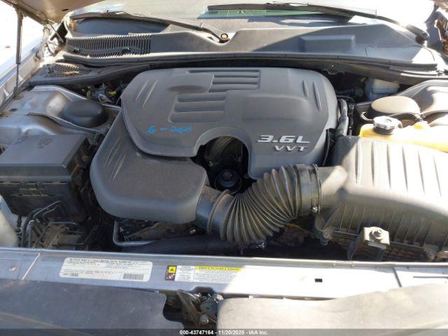 Dodge Challenger Image 9