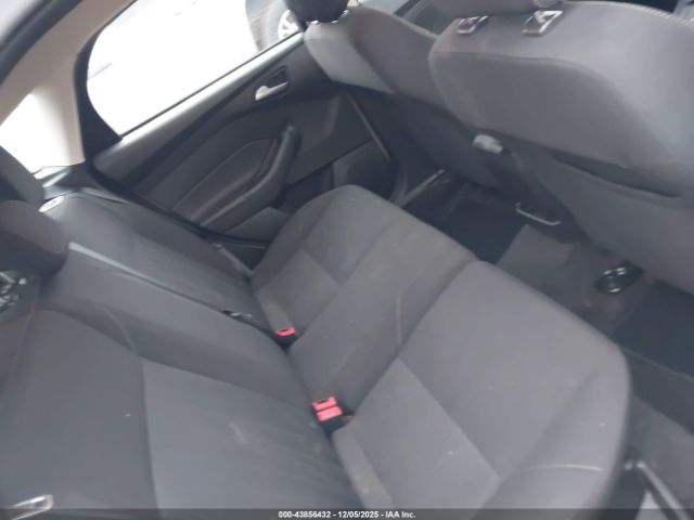 Ford Focus Se Image 8